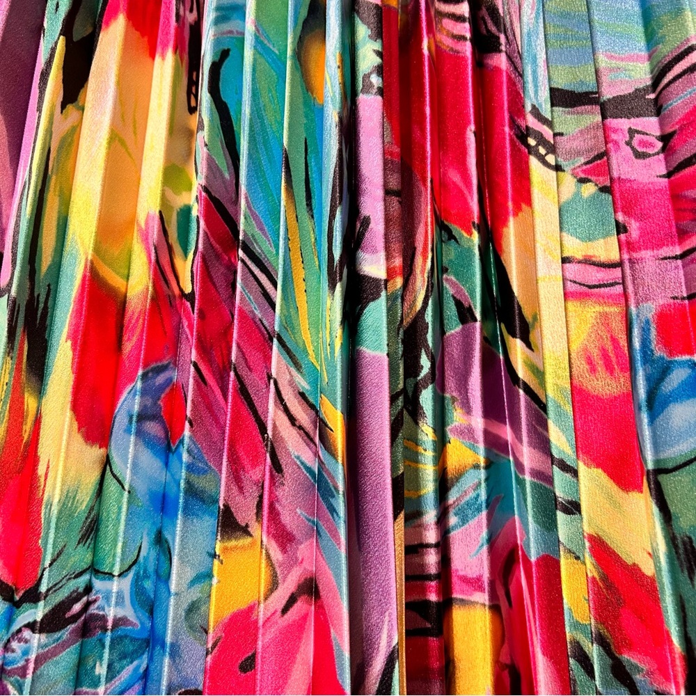 Multicolored Abstract Satin Pleated Skirt - Size Small - Picture 11 of 11